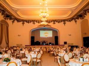 Restaurantul Elisabeta din Bucuresti si frumoasa lui scena