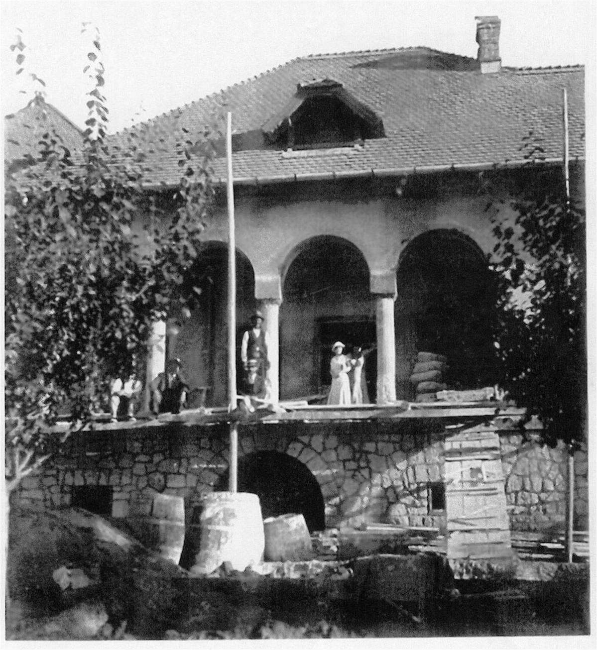 Conacul din Buzau in timpul constructiei Conacul din Buzau in timpul constructiei