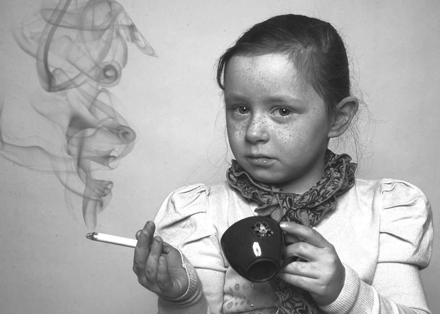 Graduate la Scoala de Fumat Angoli din Oraselul Copiilor Absolventa a Scolii de Fumat Angoli din Oraselul Copiilor