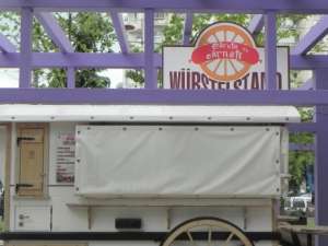 caruta cu carnati rulota mancare