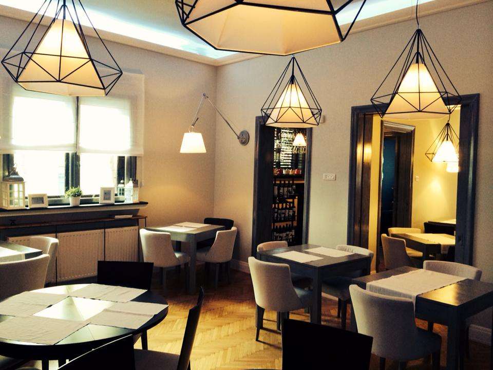 Restaurant Yardini de langa Cismigiu, amenajat intr-o casa veche, cu accesorii elegante