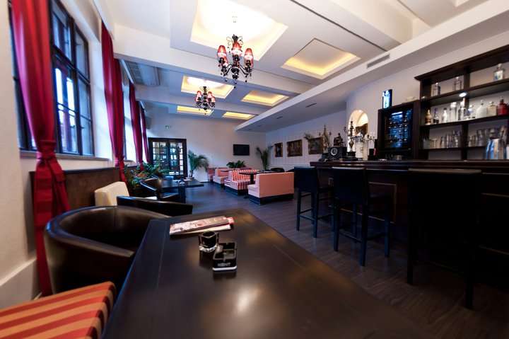 The Embassy, Hanul cu Tei // sursa foto: Facebook