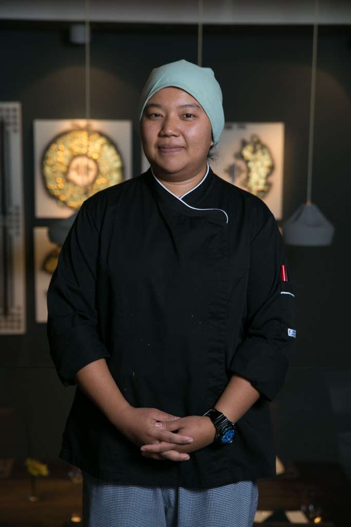 Chef Pornpimol (Apple)