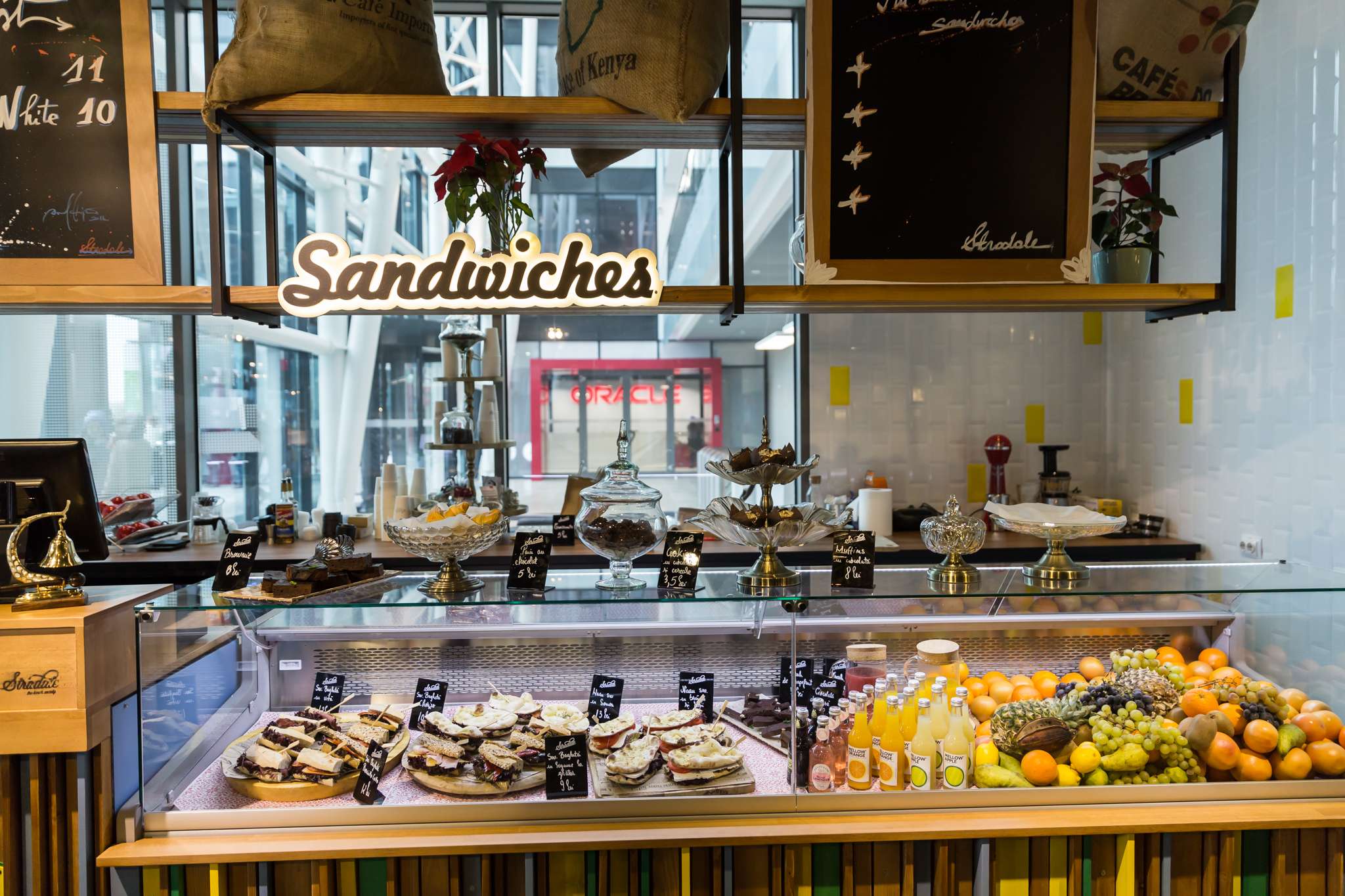 sandwich & coffee bar