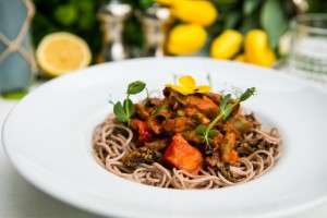 Spaghettini din hrisca cu vita si trufe