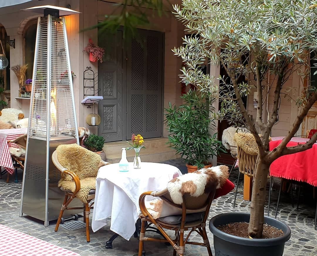 10 terase încălzite din București pe care să le vizitezi primăvara asta