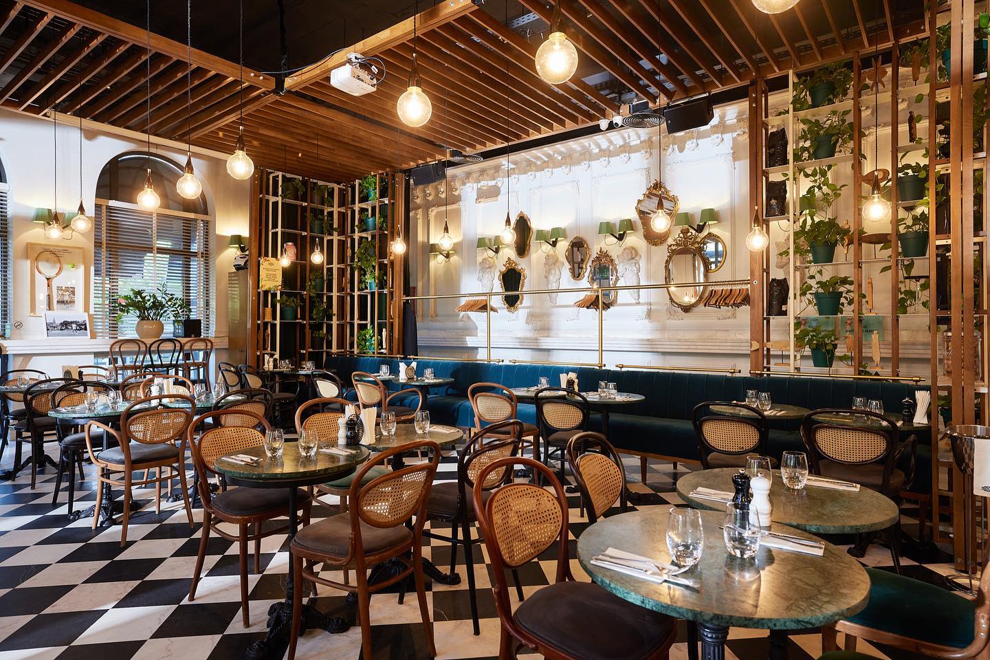 Bistrouri din București unde ne place să mergem să mâncăm