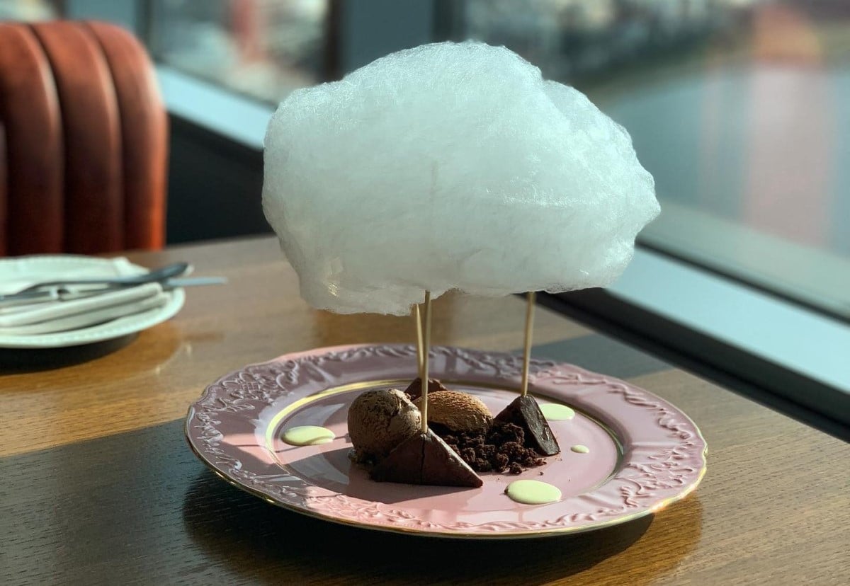 Ai poftă de o prăjitură cu ciocolată? Ce zici de sugestiile noastre?