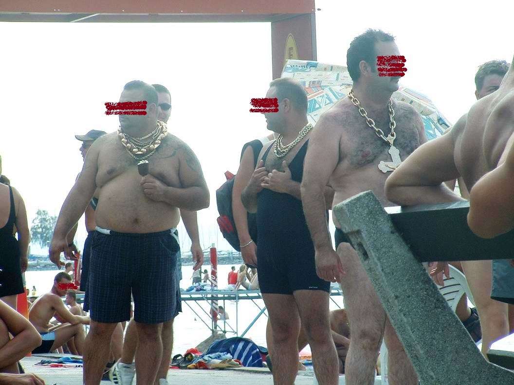 Un local in care interlopii se sufoca din lipsa fumului si a mirosului de carne