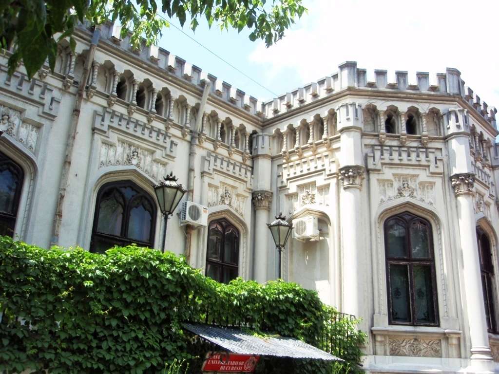 Restaurantele-strigoi ale Bucurestiului (partea a II-a: Casa Universitarilor)