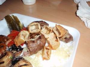 O noua inventie in restaurantele bucurestene: cascavalul invizibil!