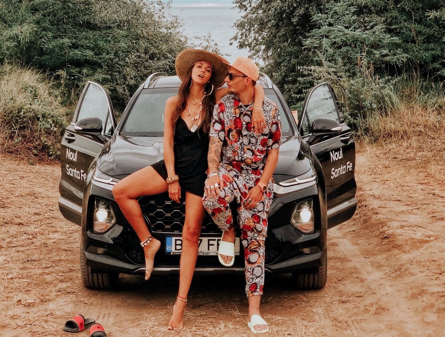 Interviu Fabuloasa și Otravă. Cum arată izolarea pentru doi dintre cei mai activi bloggeri