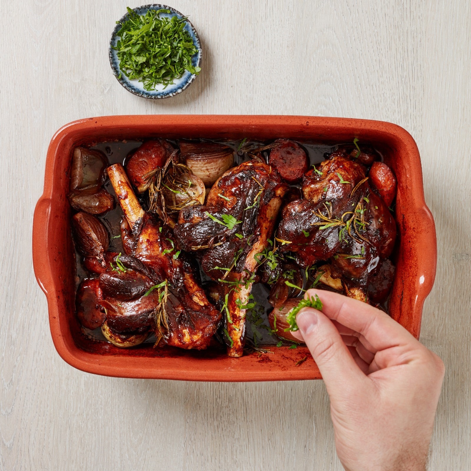 #RețeteDeChef: Rasol de miel brezat în oțet balsamic și vin roșu, de la Alexandru Iacob