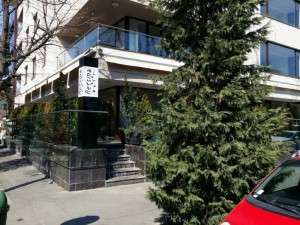 Retsina s-a mutat langa OSHO, cu care face acum corp comun