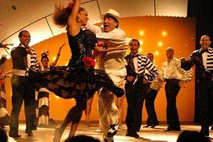 Cum imparte Salsa Picante 166 de feluri la 8 mese