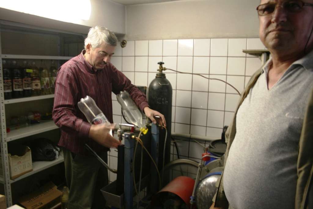 Sifon si sifonare, produs si obiceiuri sociale