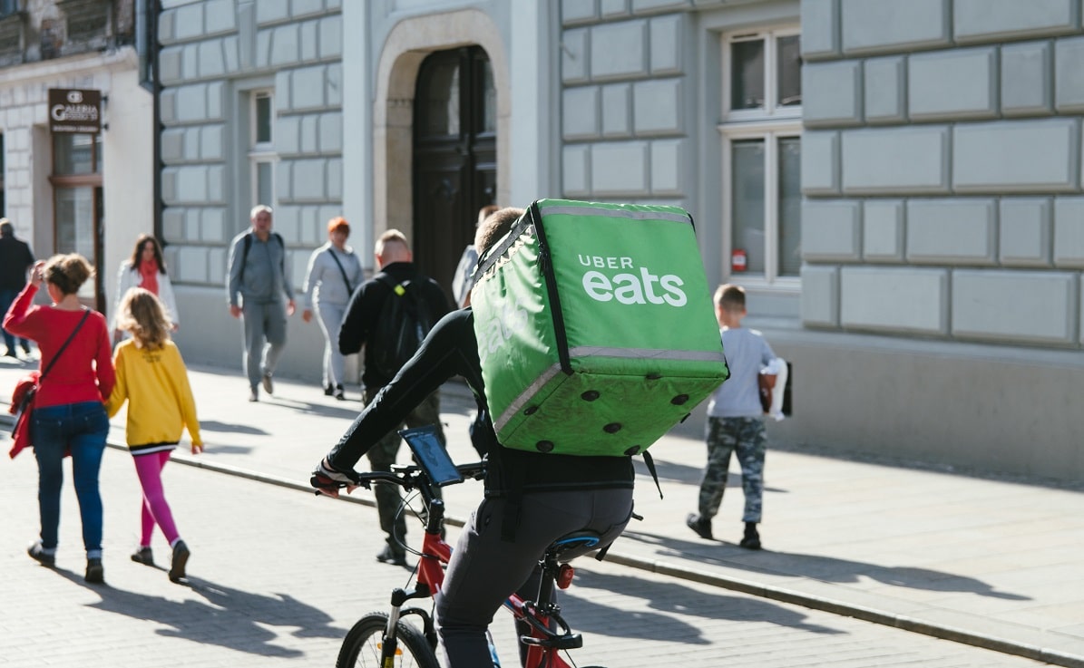 Fața nevăzută a livrărilor. Restaurantele se plâng de comisioanele exagerate