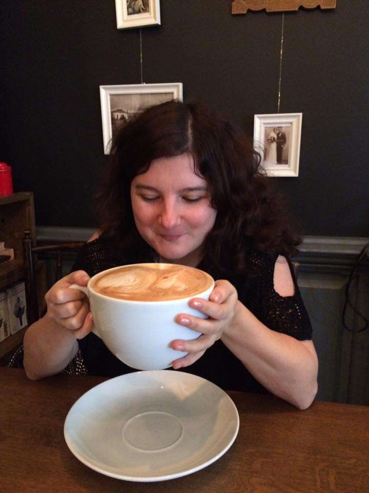 Unde poti sa bei cel mai mare cappuccino din Bucuresti, o cana are peste un litru