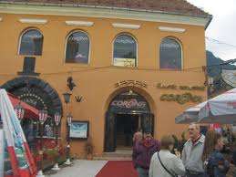 Despre ce mananca brasovenii si targumuresenii la Casa Hirscher, Bella Muzica si Laci Csarda