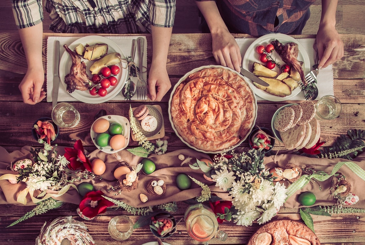 Cum eviți excesele alimentare la masa de Paște