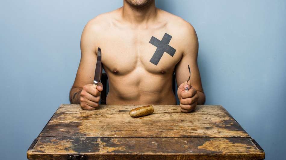 Restaurantul unde clientii mananca complet dezbracati