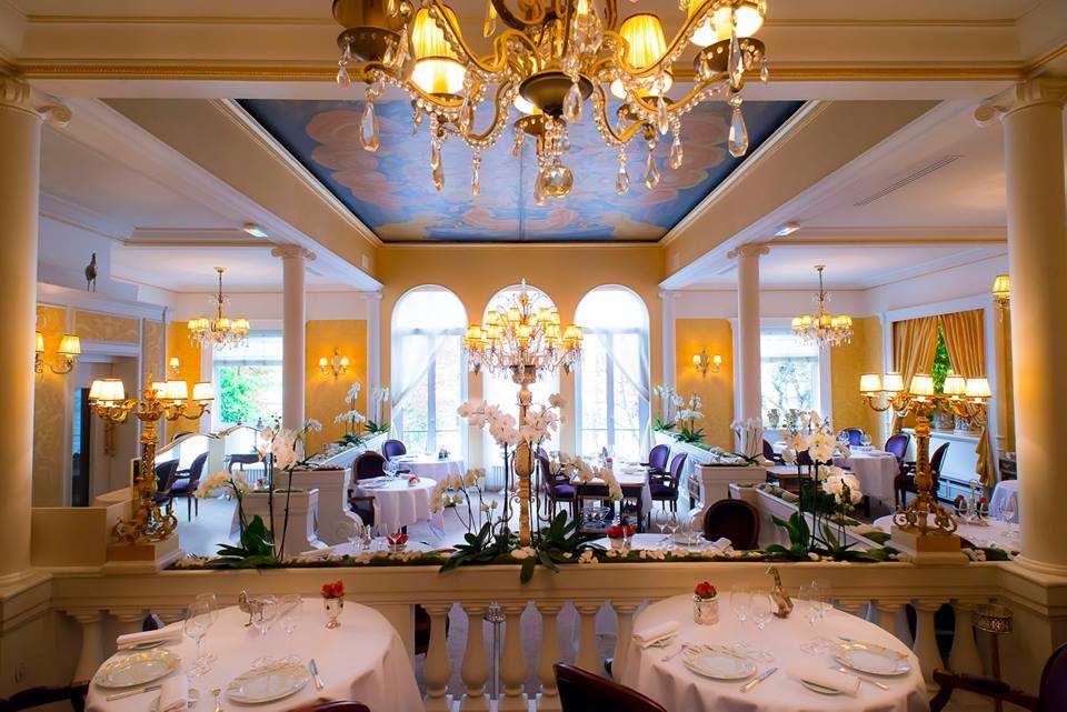 romantic restaurant laserre