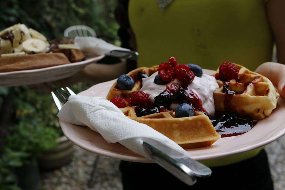 Waffles Madness La Un Ceai