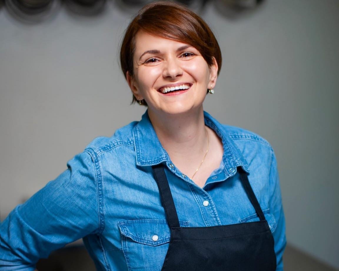 Patru deserturi românești interbelice și povestea lor adusă în contemporan de Ana Consulea