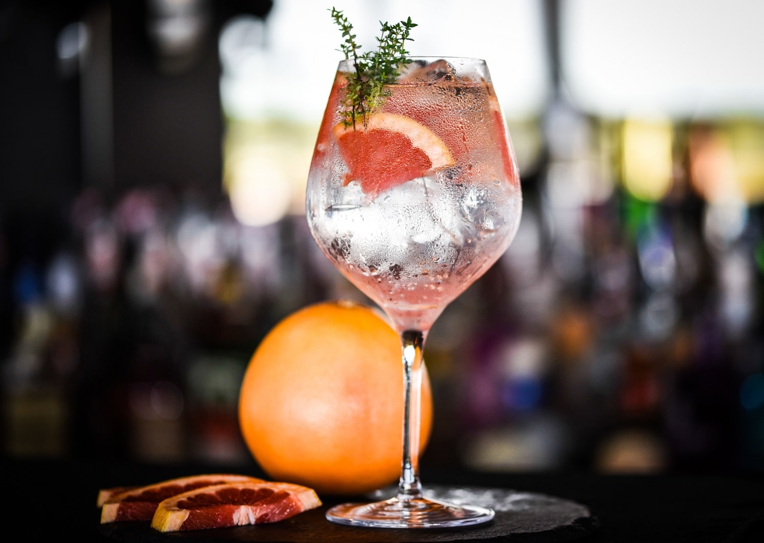 13 locuri unde poți să bei un gin bun în București