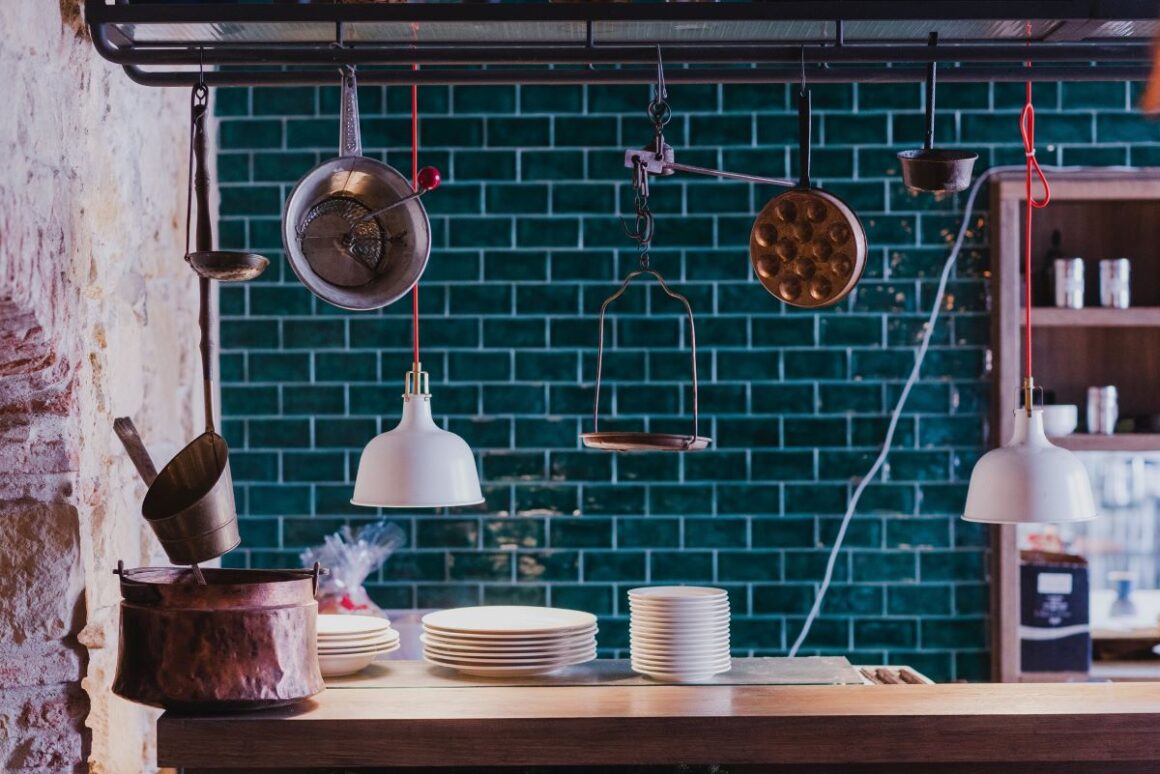 decorul foarte prietenos al 1568 bistro din cluj napoca