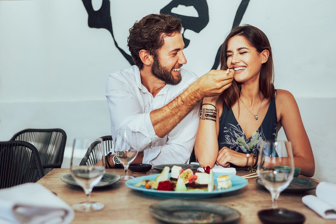 Ladies and gents… știți codul bunelor maniere la date?