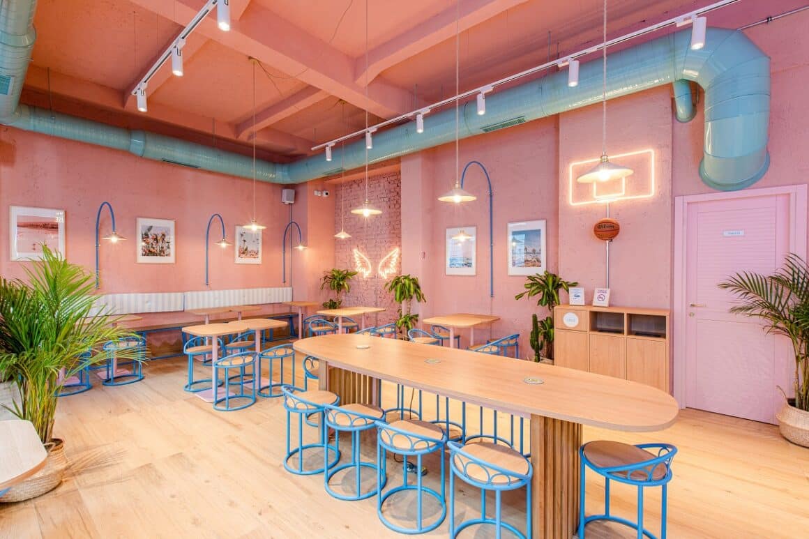 interiorul restaurantului Poke House din Brezoianu, Bucuresti