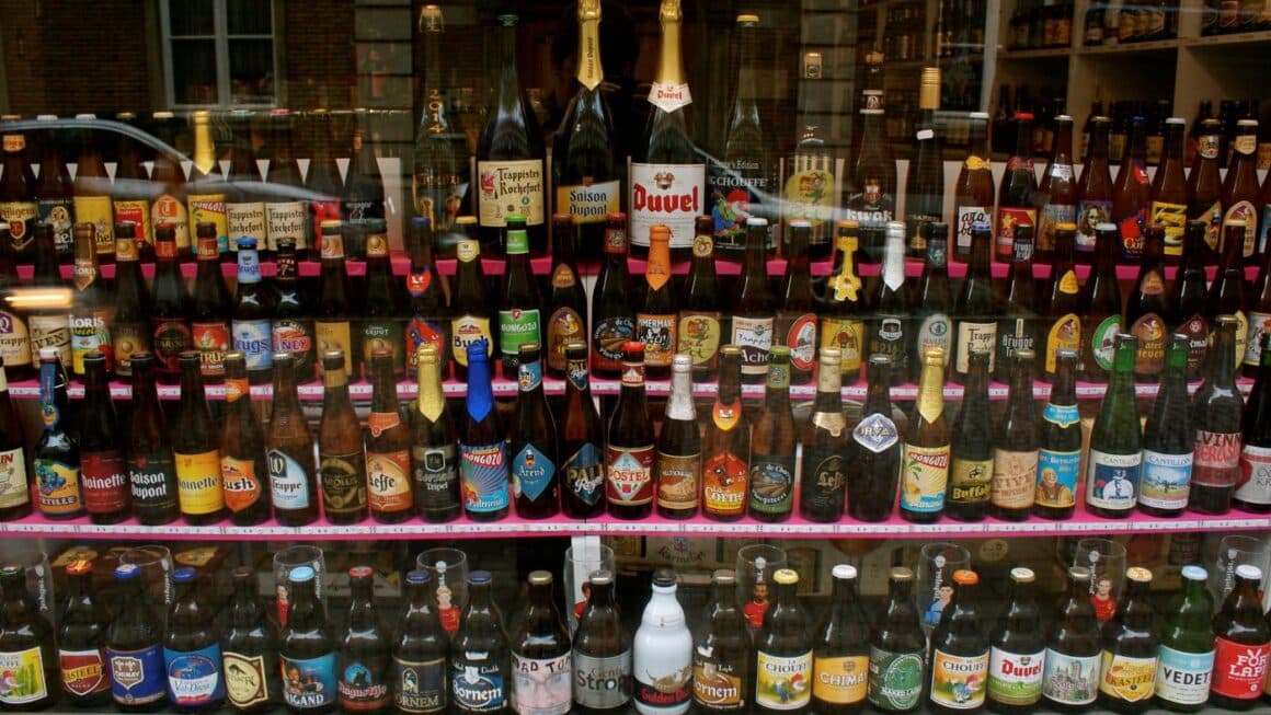 o selectie de beri belgiene dispuse pe mai multe randuri