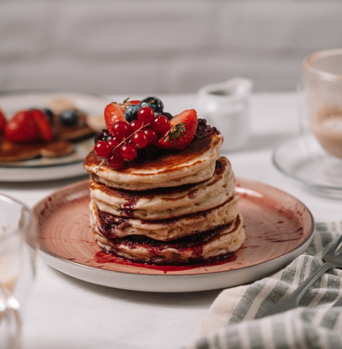 clatite americane cu fructe de padure, la Maison des Crepes, loc unde mâncăm clătite bune în București