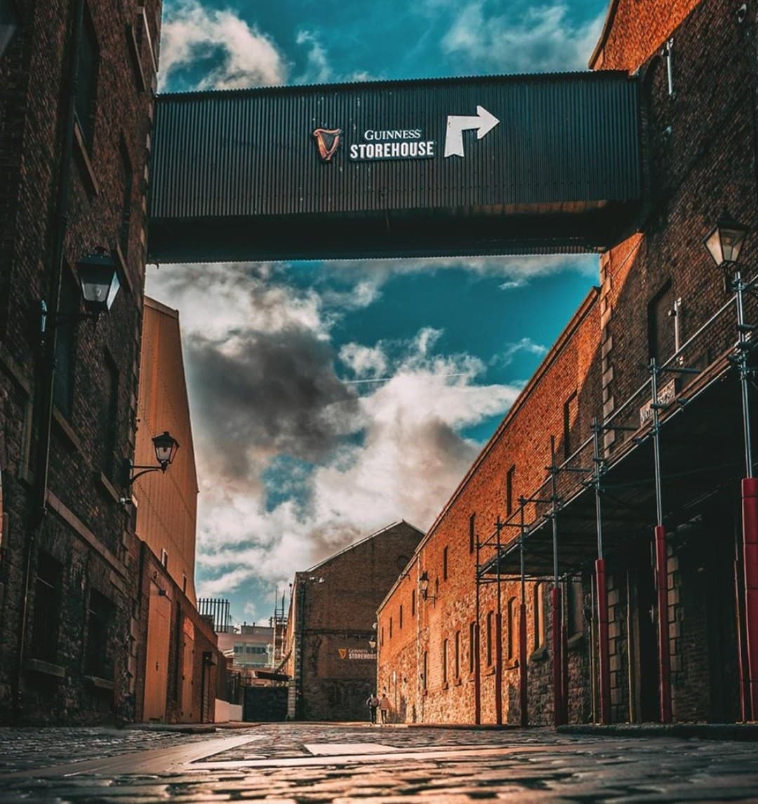 imagine dinn interiroul fabricii de bere Guinness - despre berea Guinness