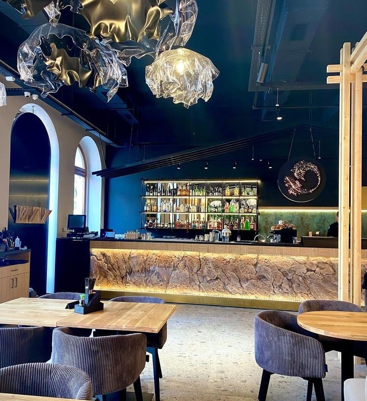 barul de la restaurant Kitaro din Oradea