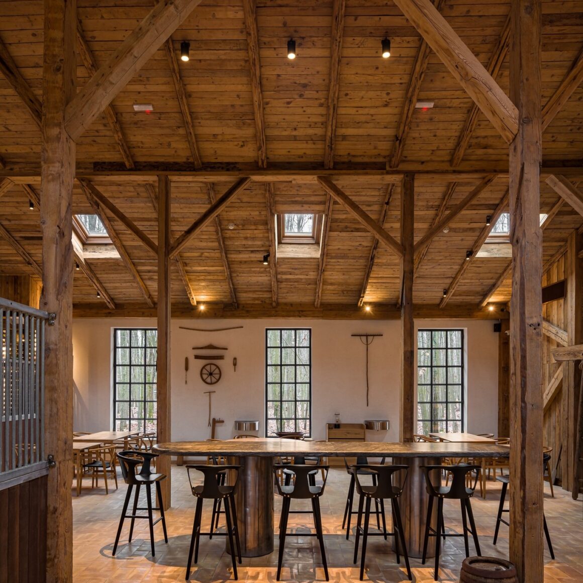 La Hambar, restaurant de lux amenajat intr-un fost grajd - Singureni Manor - restaurante lângă București