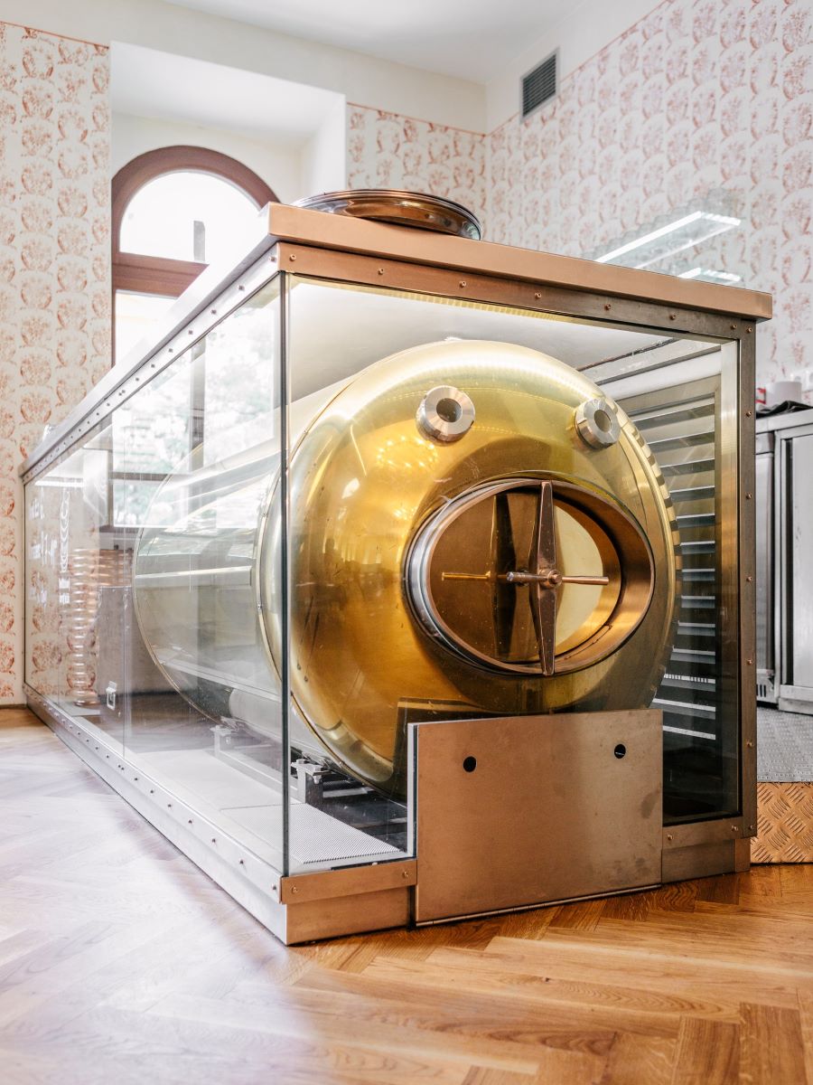 interiorul restaurantului lokal din praga