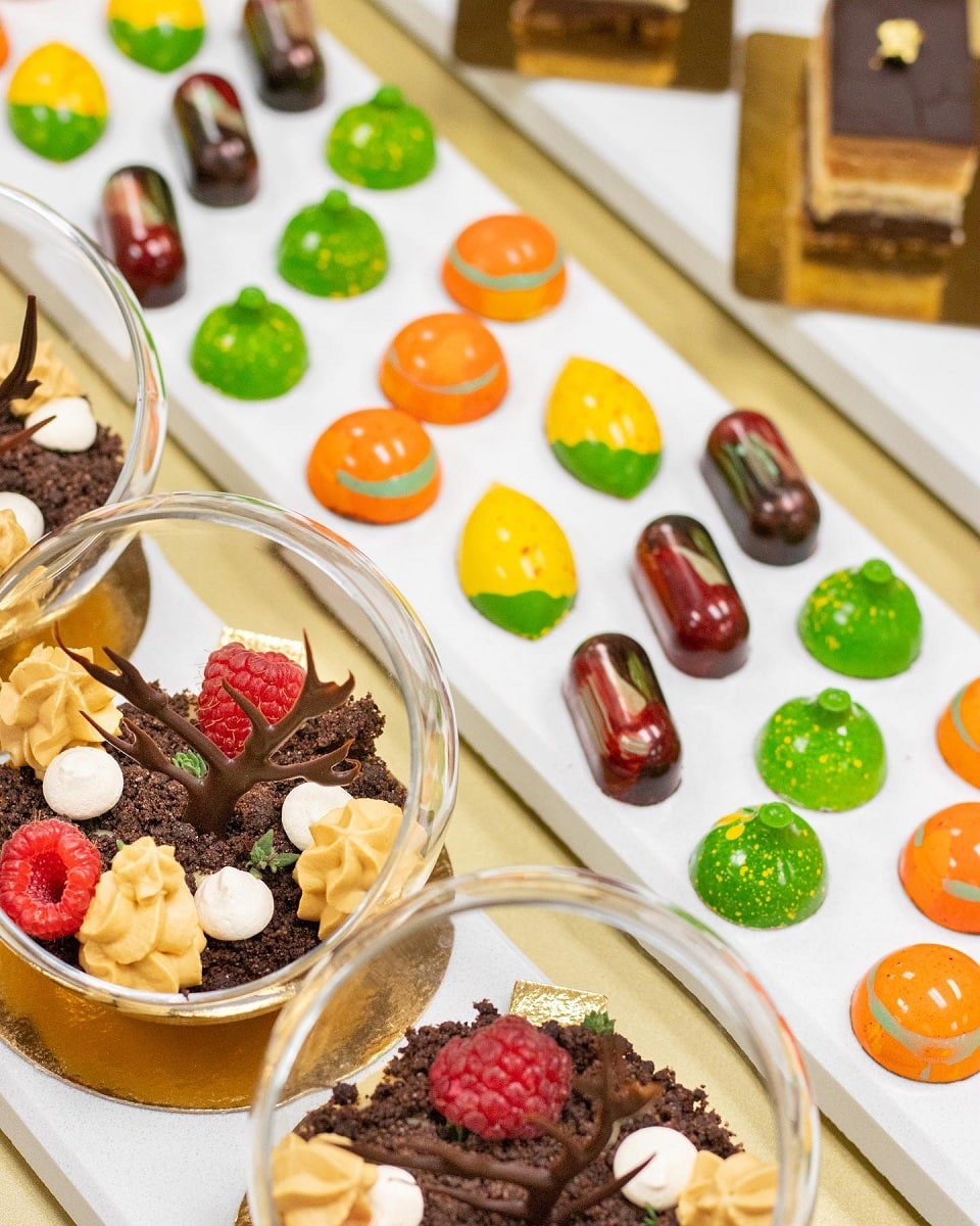 platouri cu diverse deserturi de la Oscar 2023