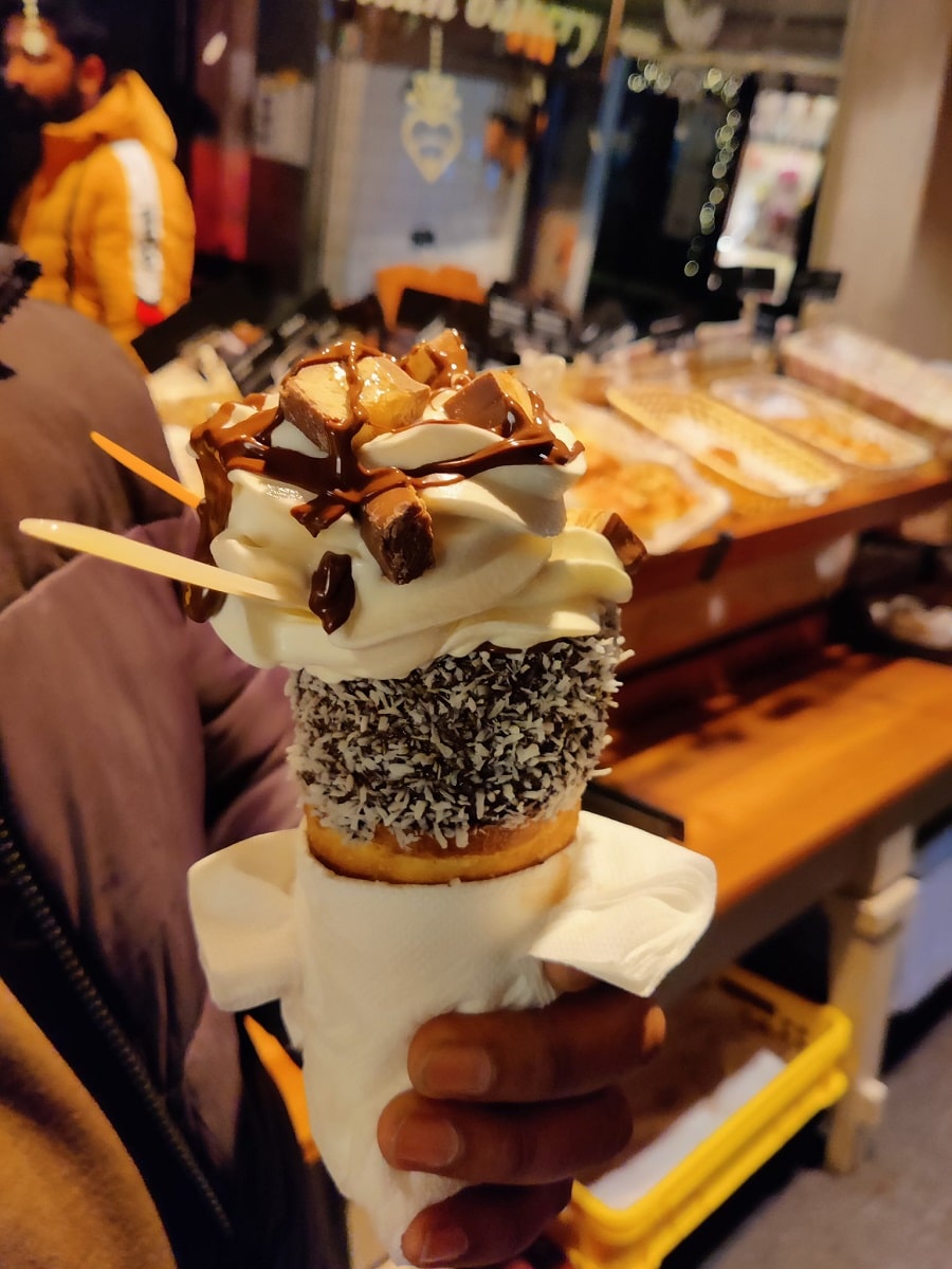 Trdelnik - preparat traditional - ce sa mănânci în Praga
