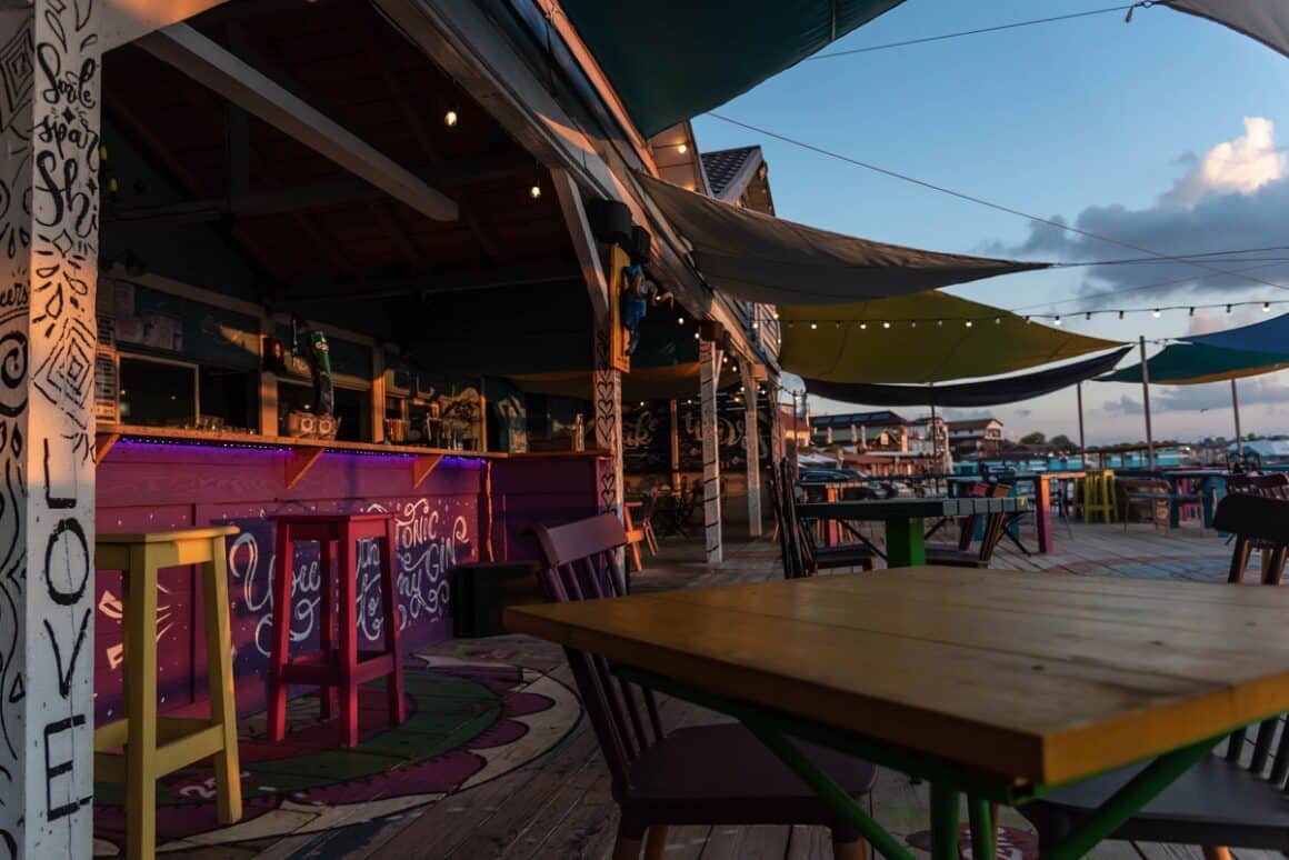 terasa HamBar Vama Veche