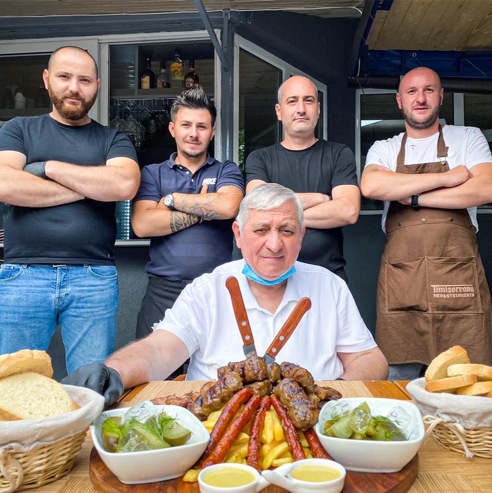 Nea Sandu Cocosatu si echipa lui