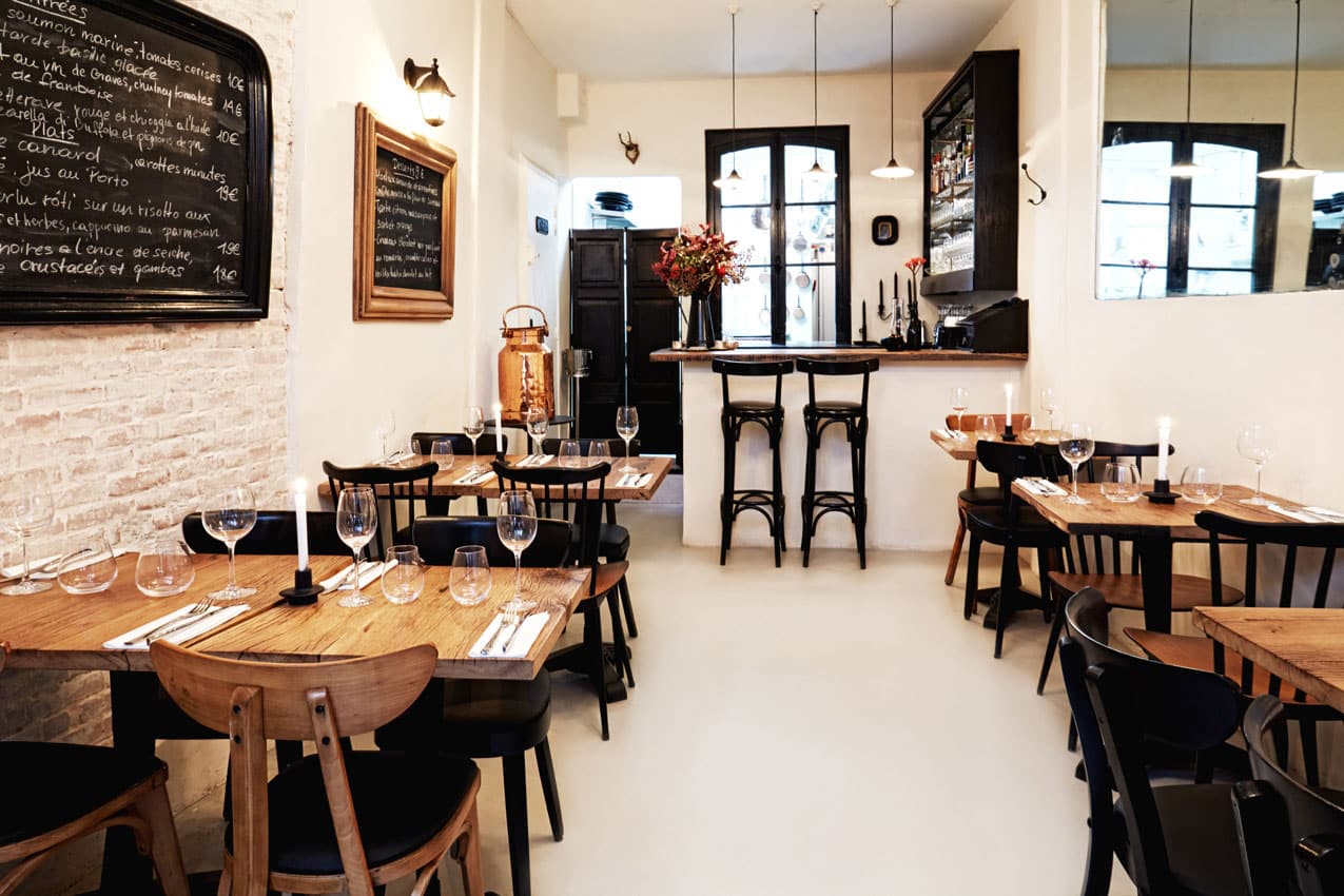 interoru din restaurantul SEB'ON din Montmarte, amenajat rustic, minimalist. restaurante din Paris in apropiere de atractii turistice