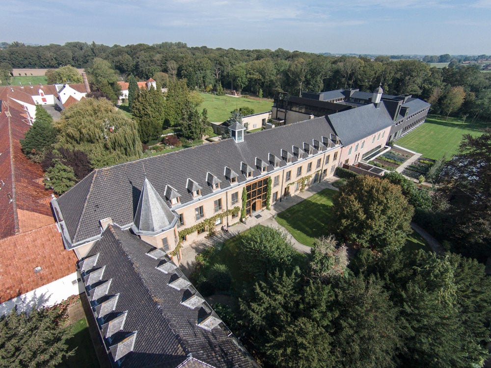 Abatia Saint Sixtus unde calugarii fac berea belgiană