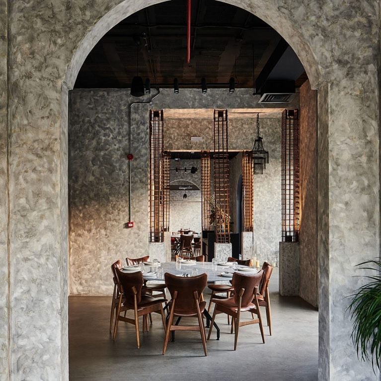 interiorul restaurantului 11 Woodfire Dubai. Top restaurante Dubai.