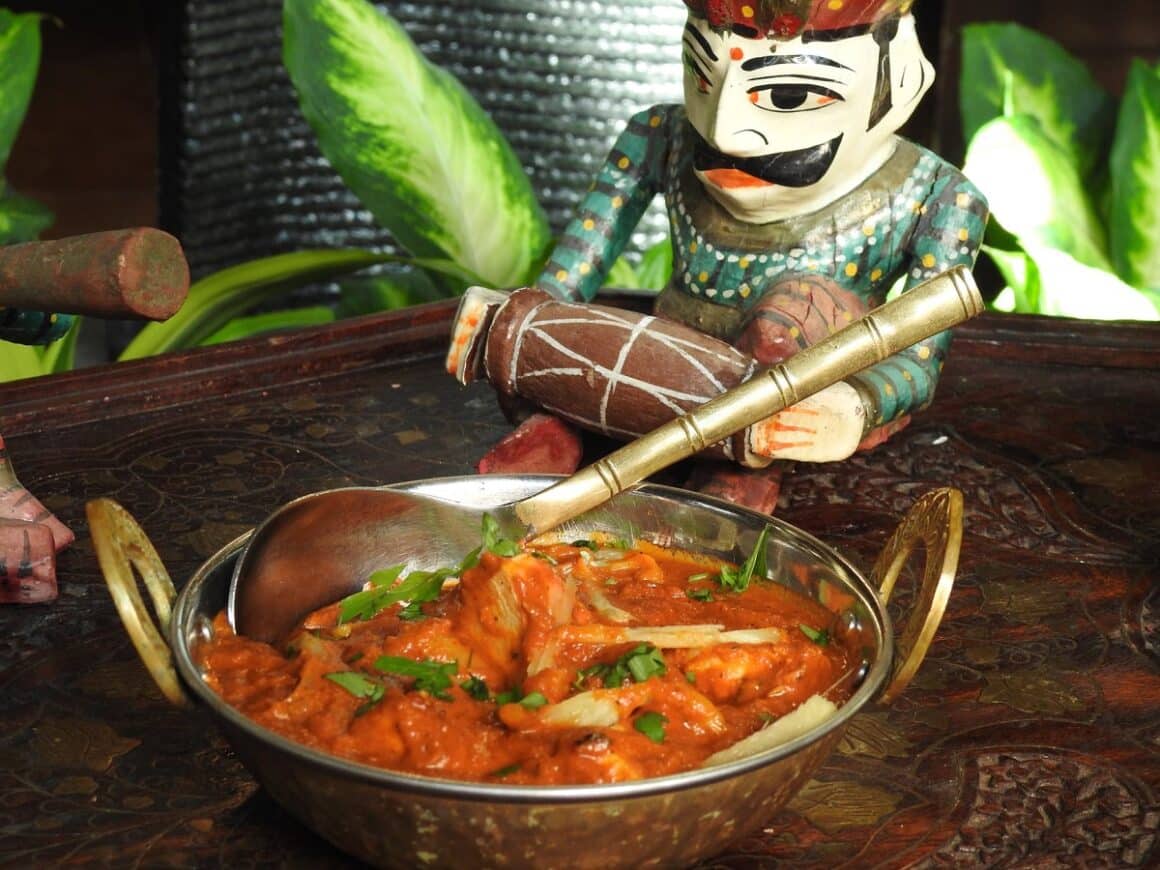 Chicken tikka masala de la Karishma Restaurant Indian București