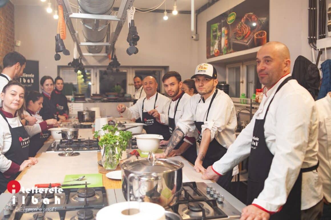 cursanti la cursuri de gatit Atelierele Ilbah