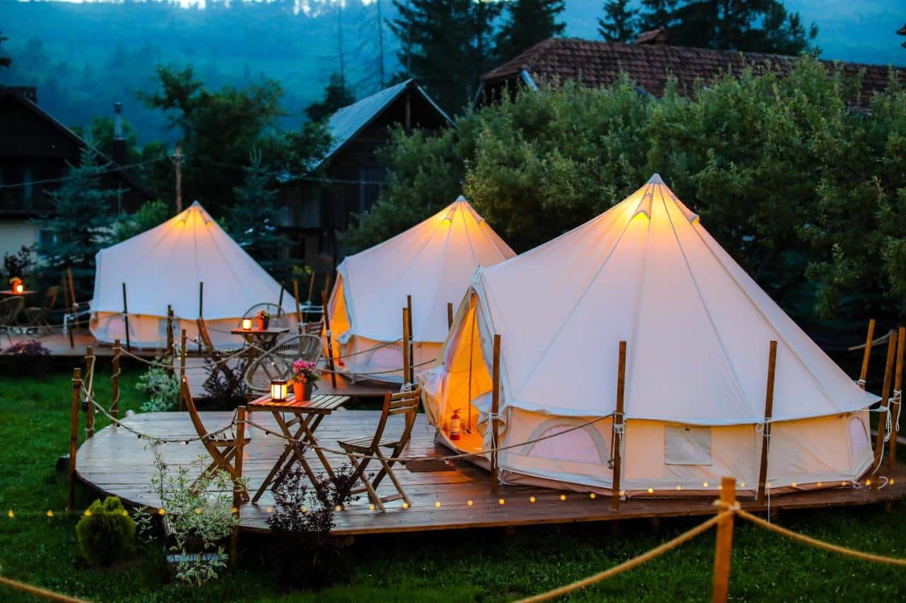 Glamping în România: 13 destinații pentru o experiență inedită