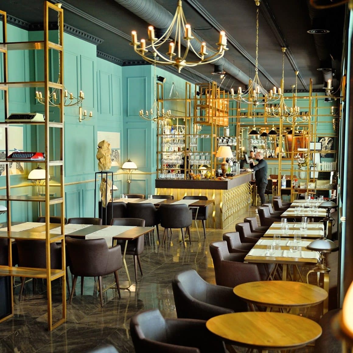 interiorul elegant al restaurantului Pow Wow București. Restaurante bune pe Calea Victoriei