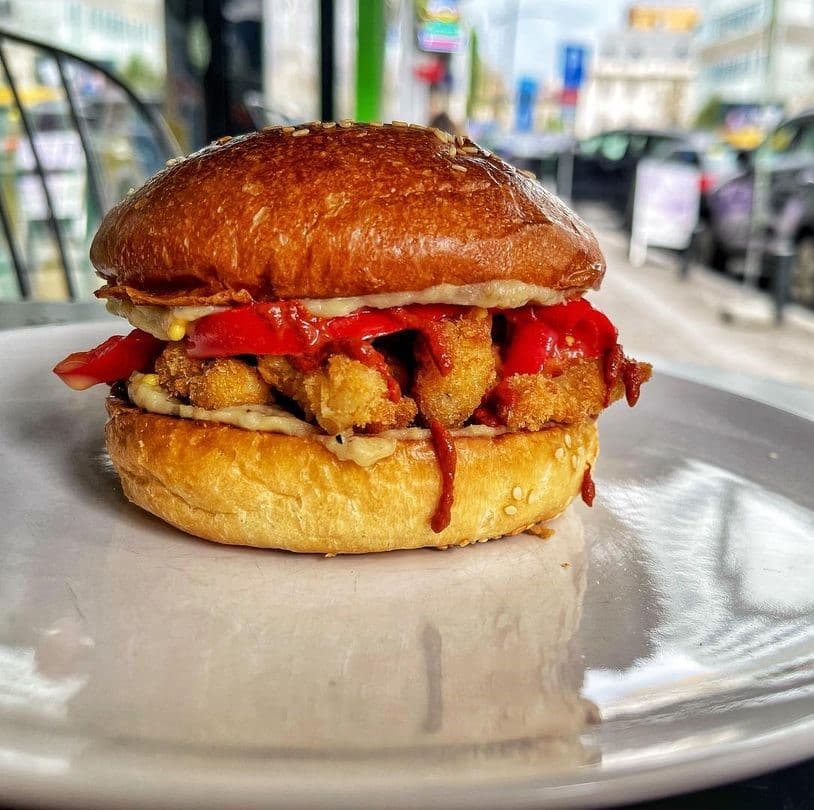 Burdihan, senvis cu burta de vita la Paninaro. Noutăți în meniurile restaurantelor primăvară 2023